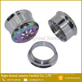 Customzied internamente roscado acero inoxidable flor tornillo ajuste carne túnel oído tapones